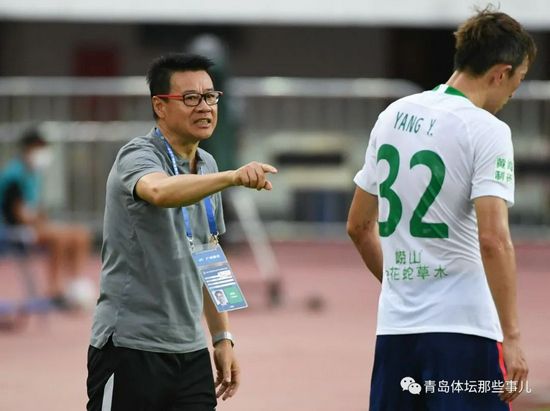 被cao到双腿颤抖双性超短裙